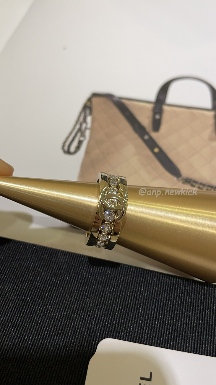 Chanel Hollowed Out Rhinestone Gold Cc Ring (6) - www.newkick.vip